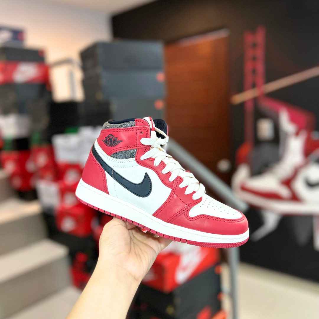 AIR JORDAN 1 RETRO HIGH CHICAGO